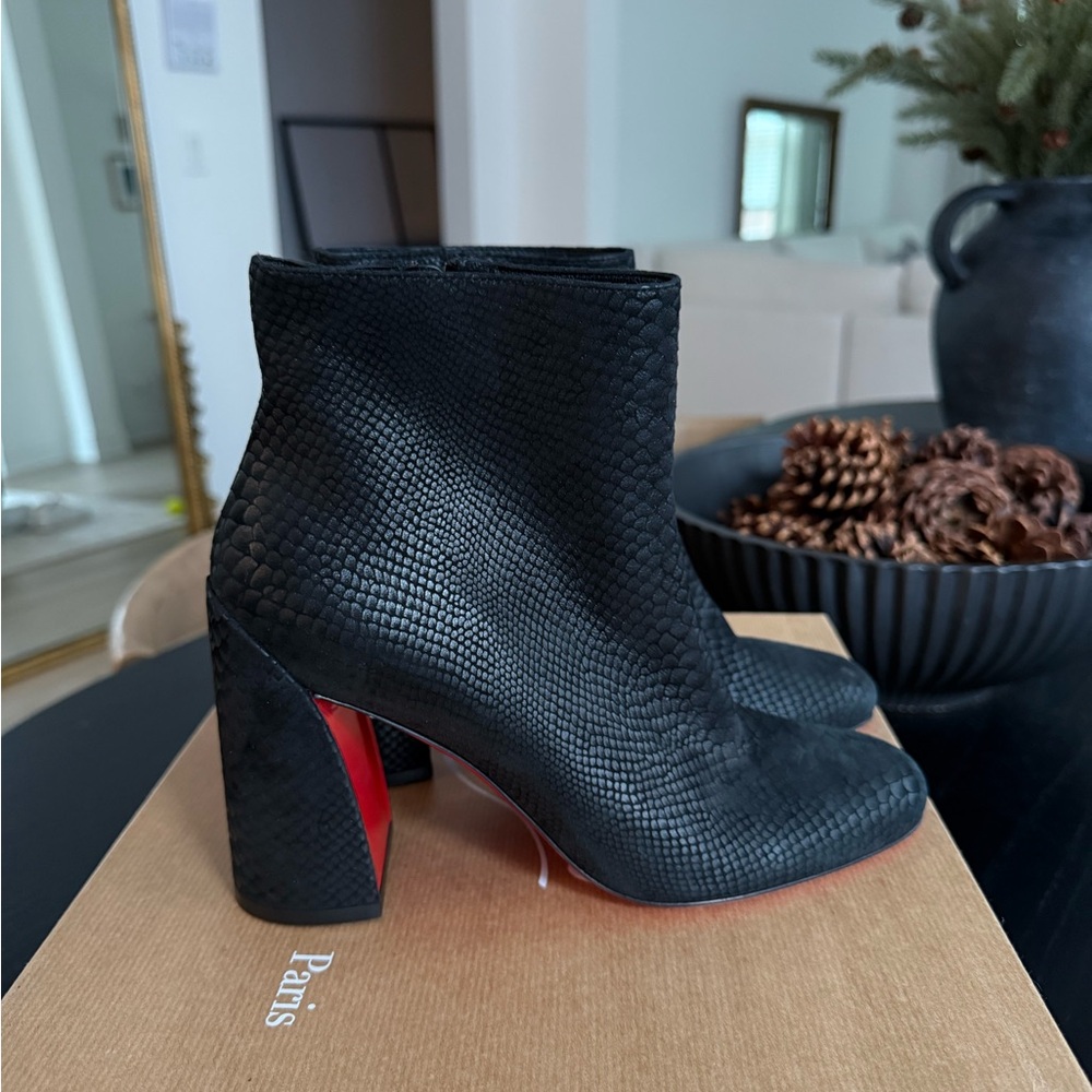 Christian Louboutin Turela 85 nubuck ankle boots - size 38